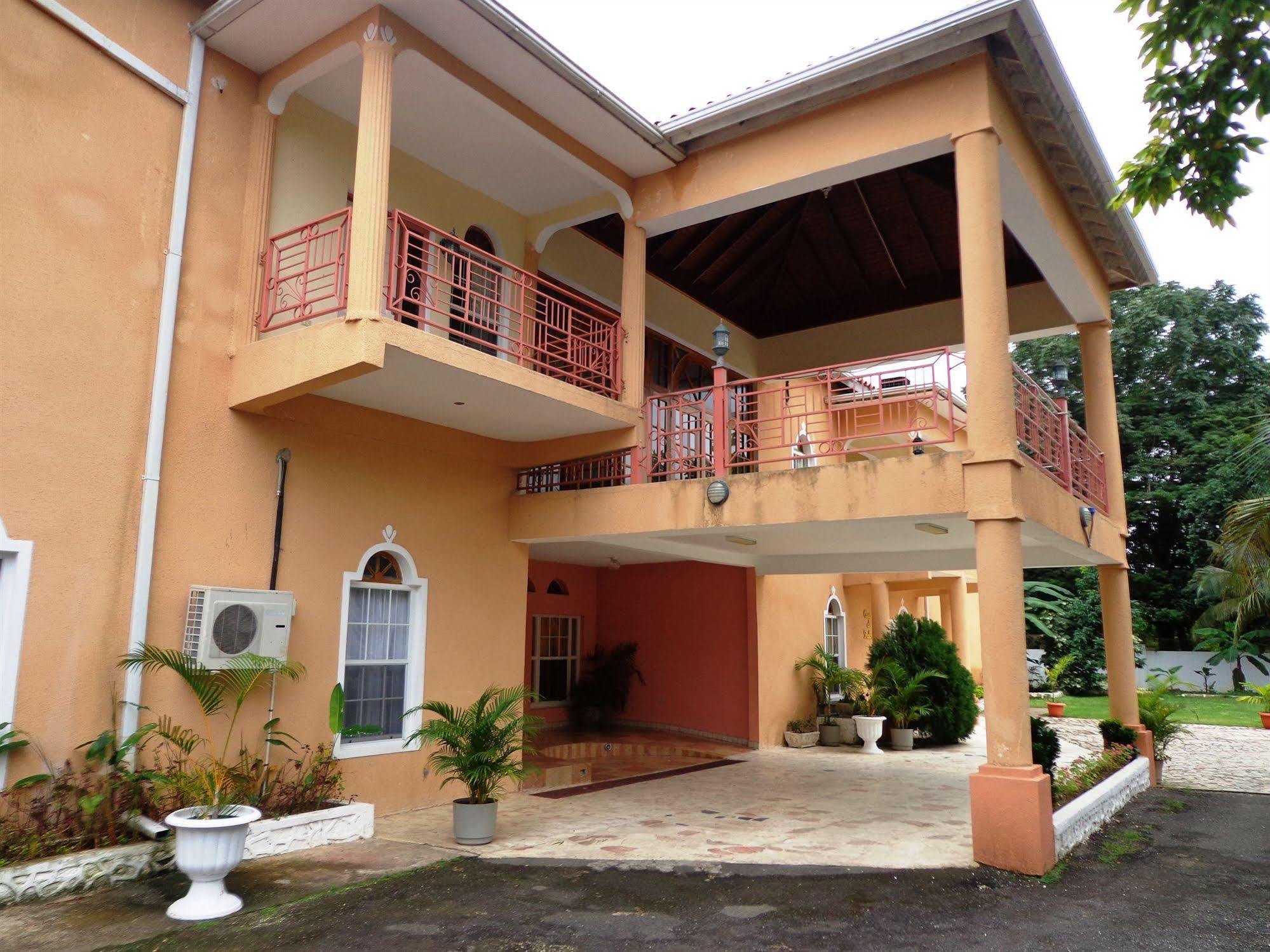 Casa De Shalom Hotel Ocho Rios Exterior photo